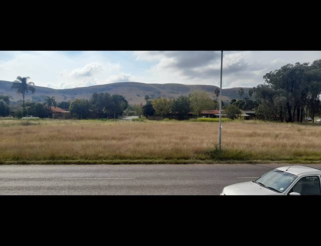 8,224M² VACANT LAND FOR SALE IN SUIDERBERG